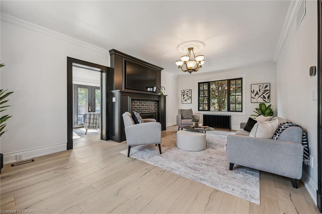 87 University Avenue W Property Photo 5