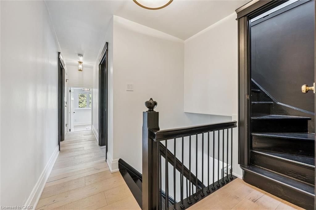 87 University Avenue W Property Photo 20