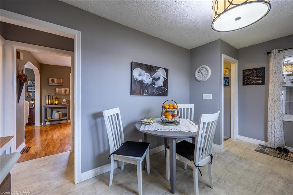 23 Pine Street Property Photo 6
