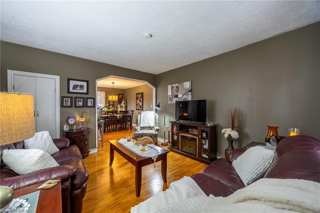 23 Pine Street Property Photo 7
