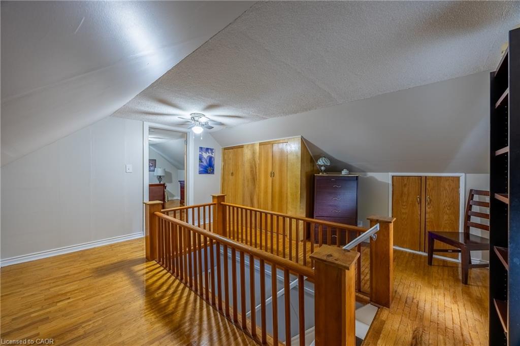 23 Pine Street Property Photo 17