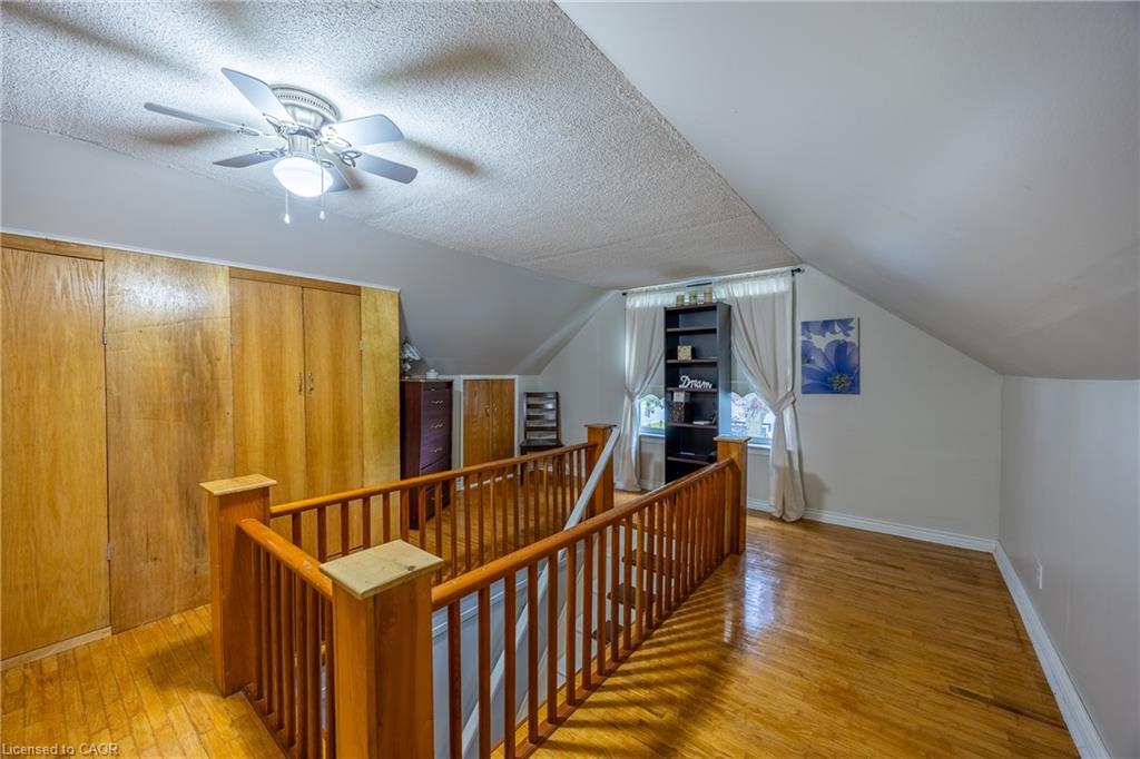 23 Pine Street Property Photo 18