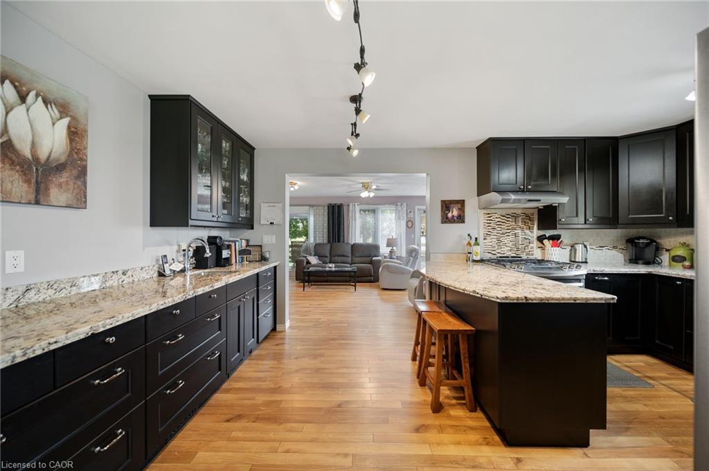 57 Talbot Street W Property Photo 19