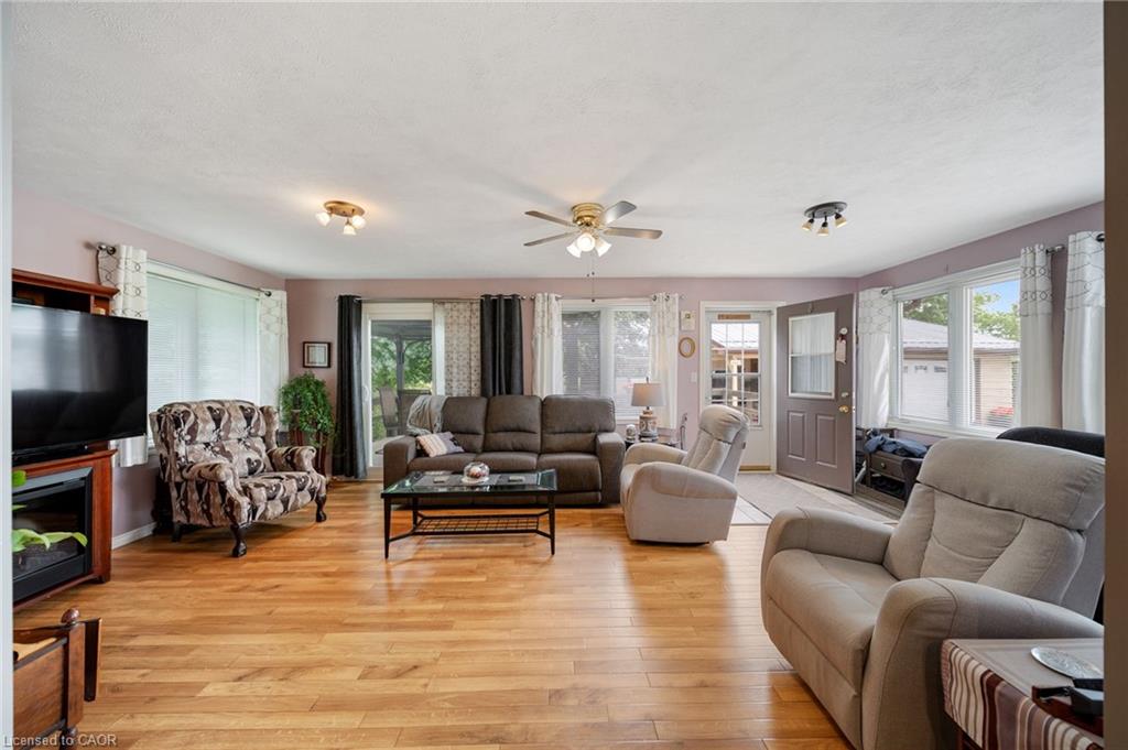 57 Talbot Street W Property Photo 24