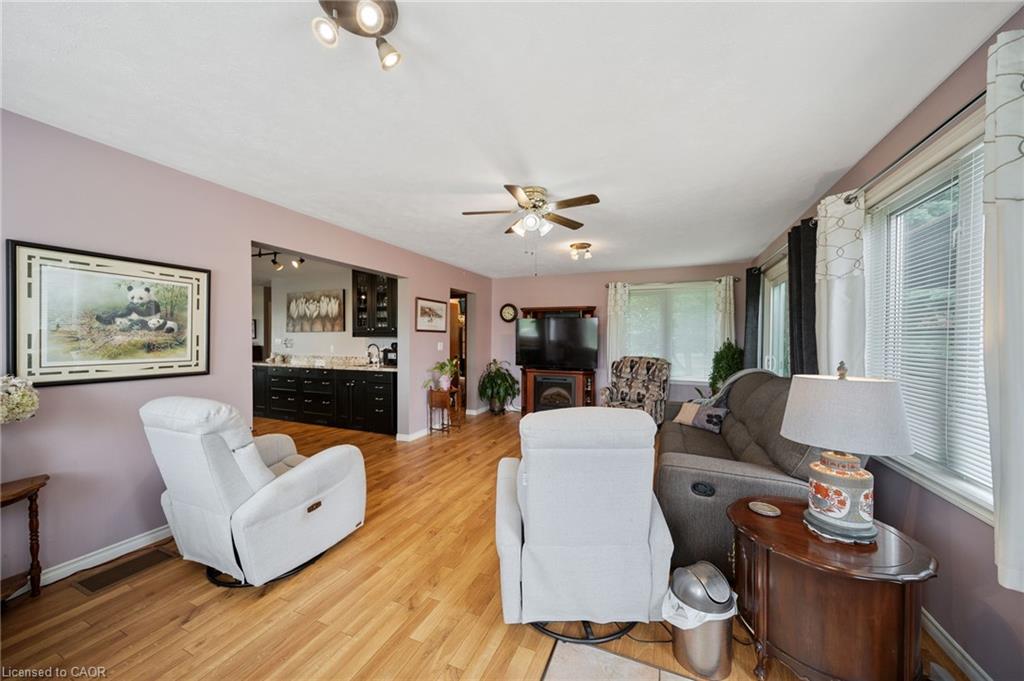 57 Talbot Street W Property Photo 26