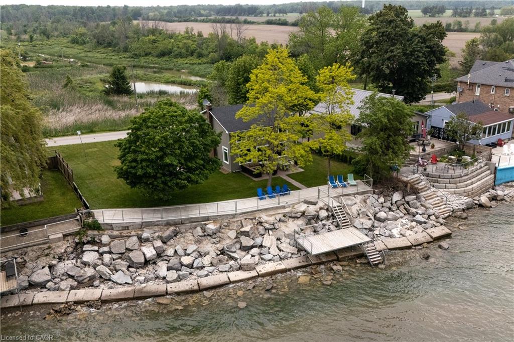 2118 Lakeshore Road Property Photo 1