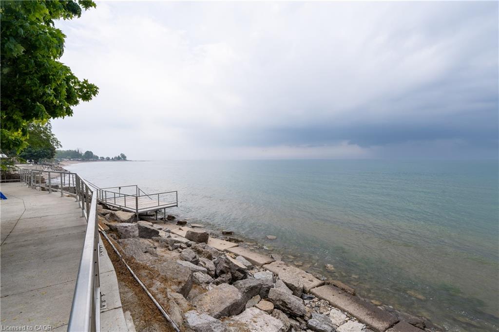 2118 Lakeshore Road Property Photo 4