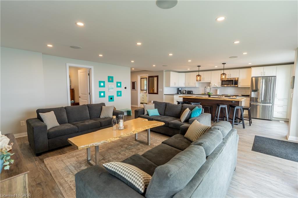 2118 Lakeshore Road Property Photo 10