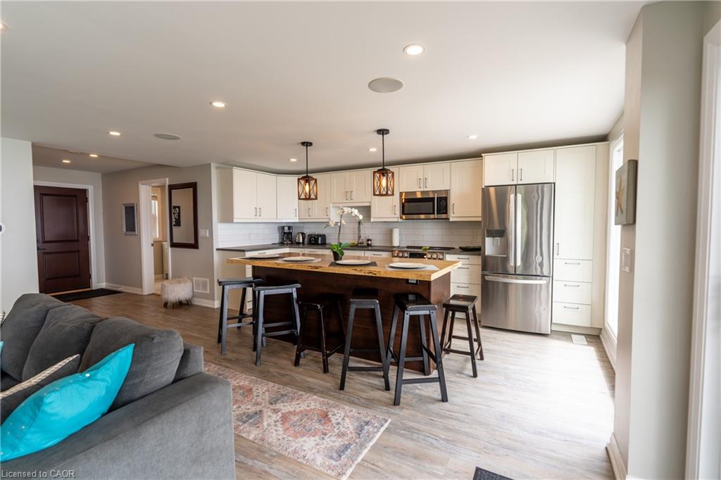 2118 Lakeshore Road Property Photo 12