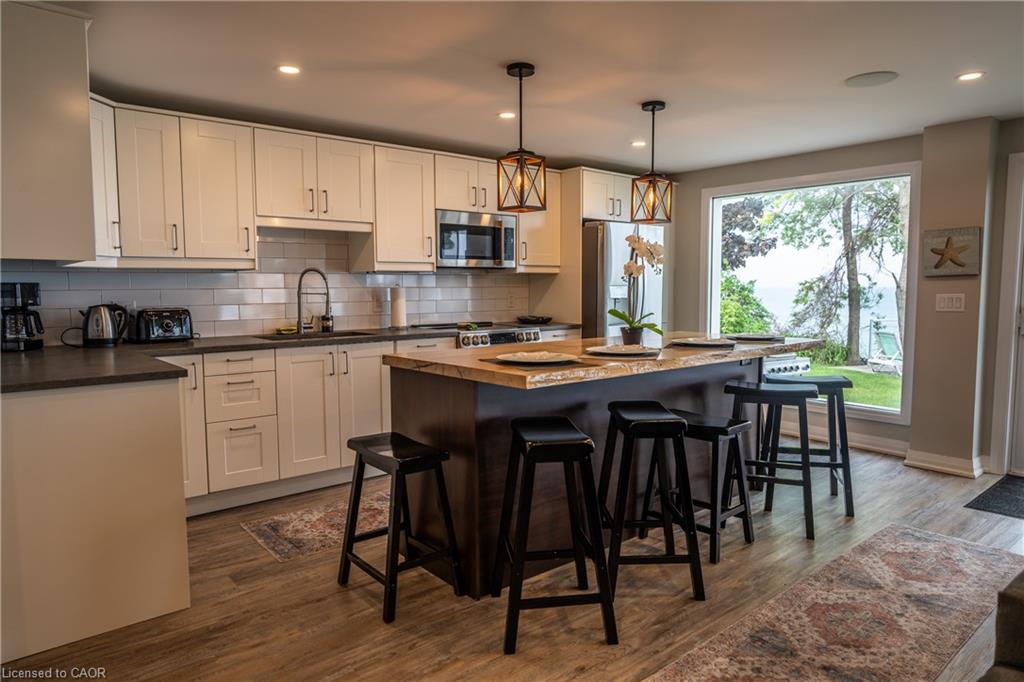 2118 Lakeshore Road Property Photo 14