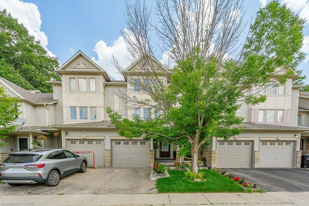 E33-110 Activa Avenue Property Photo 4