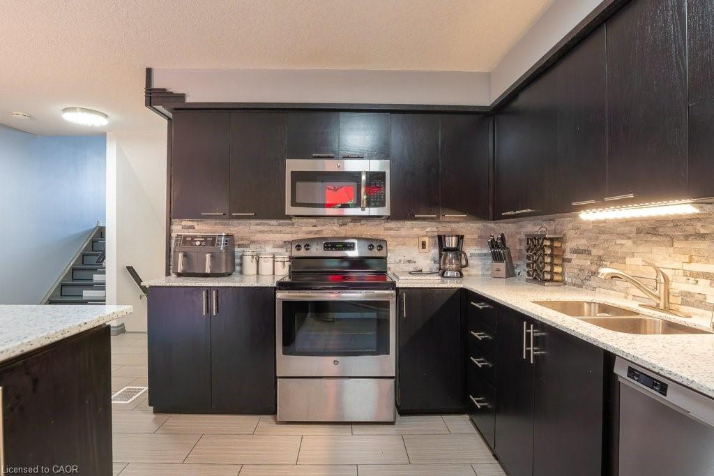 E33-110 Activa Avenue Property Photo 22