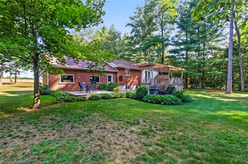 1040 Vittoria Road Property Photo 2