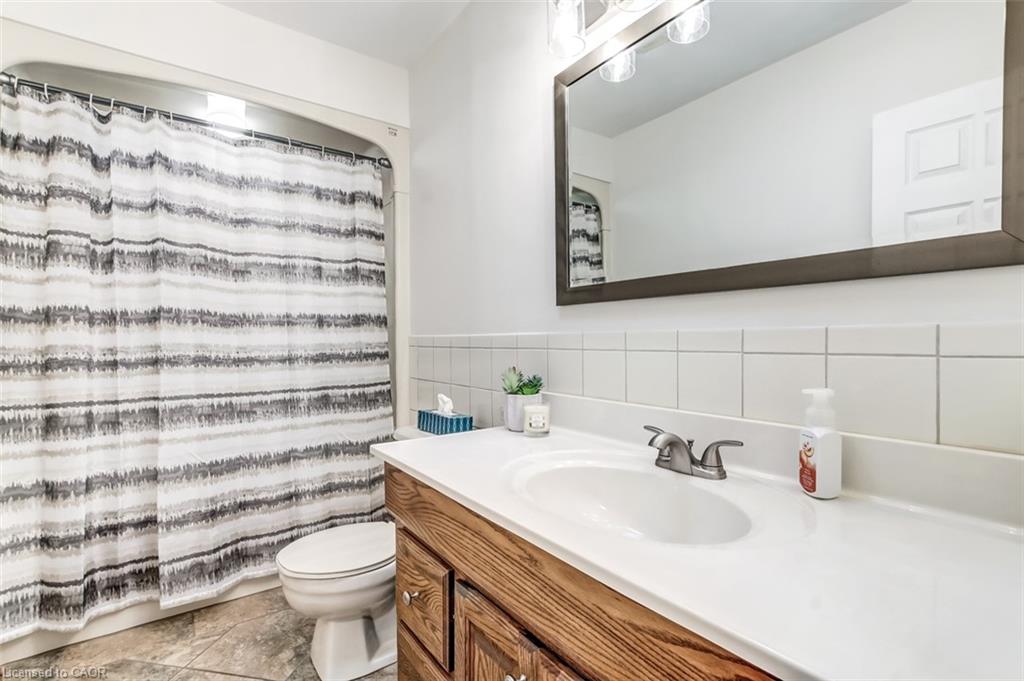 1040 Vittoria Road Property Photo 14