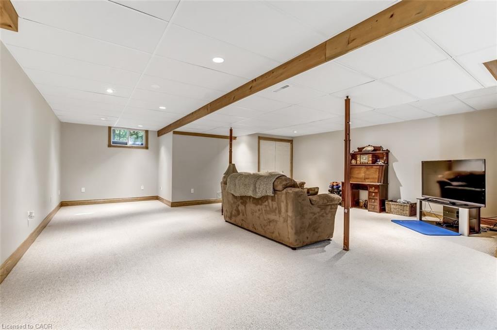 1040 Vittoria Road Property Photo 16