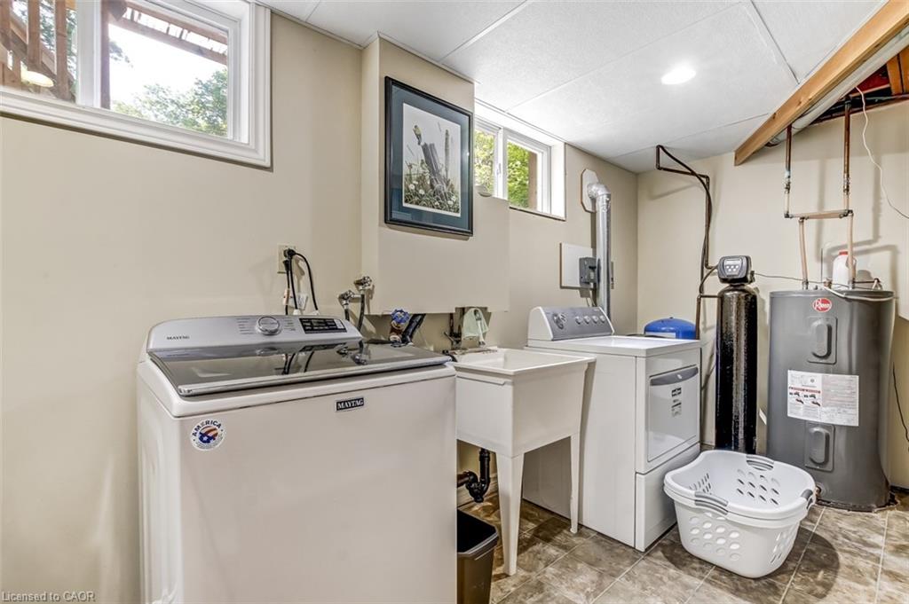 1040 Vittoria Road Property Photo 17