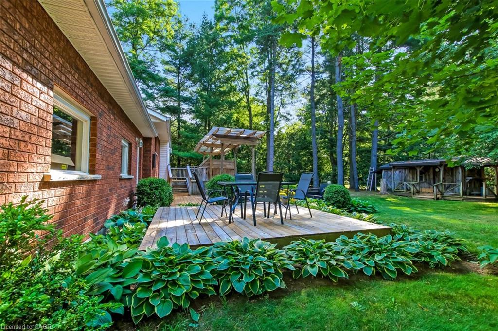 1040 Vittoria Road Property Photo 20
