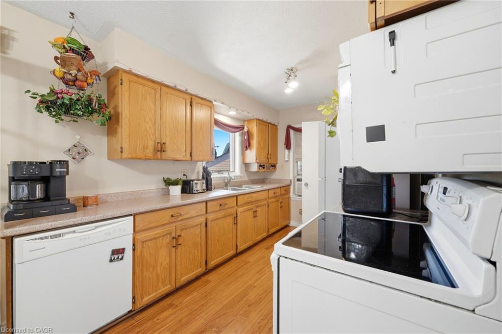 389 7th Street Property Photo 8