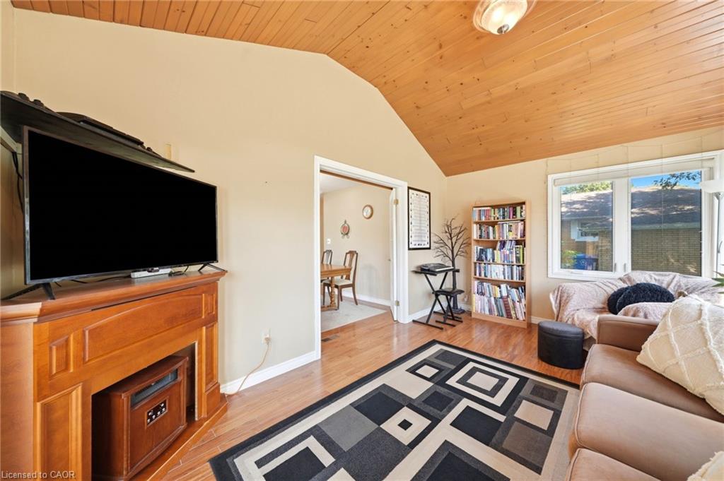 389 7th Street Property Photo 15