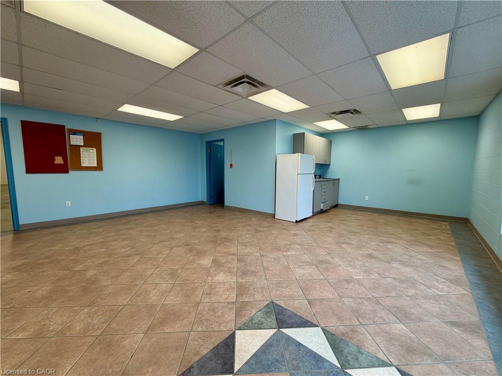 60 Roy Boulevard Unit 2 Property Photo 6
