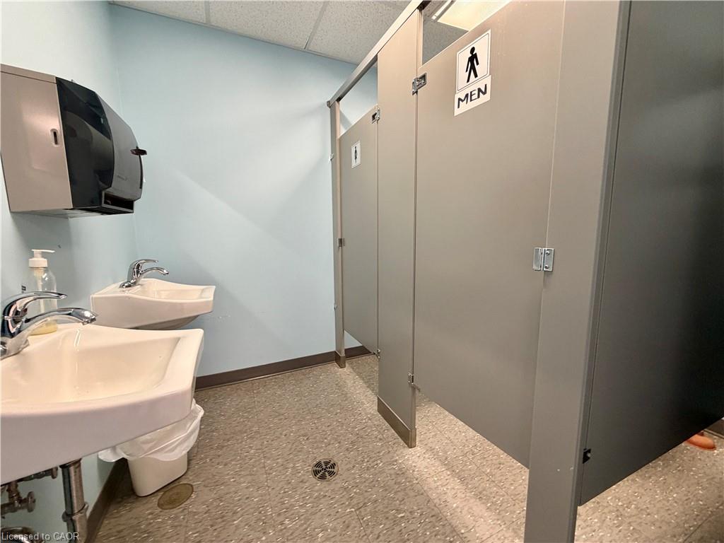 60 Roy Boulevard Unit 2 Property Photo 11