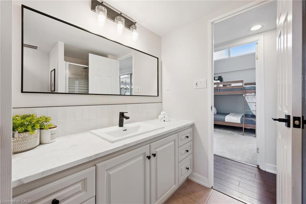 260 Sheldon Avenue N Property Photo 18