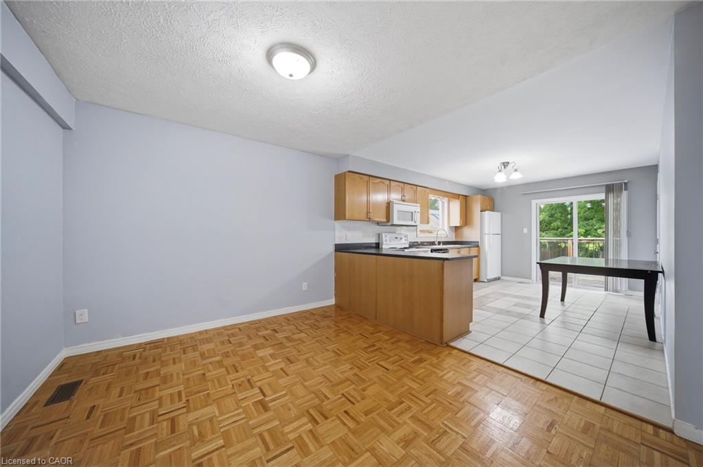146 Bankside Drive Property Photo 7