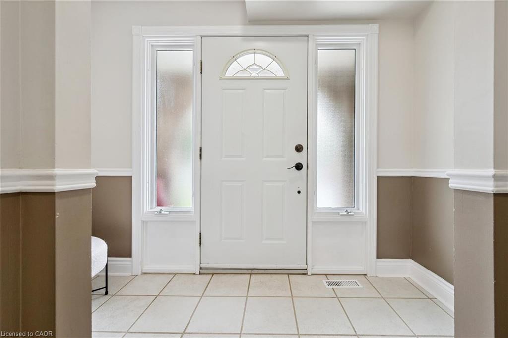 495 Tipperton Crescent Property Photo 4