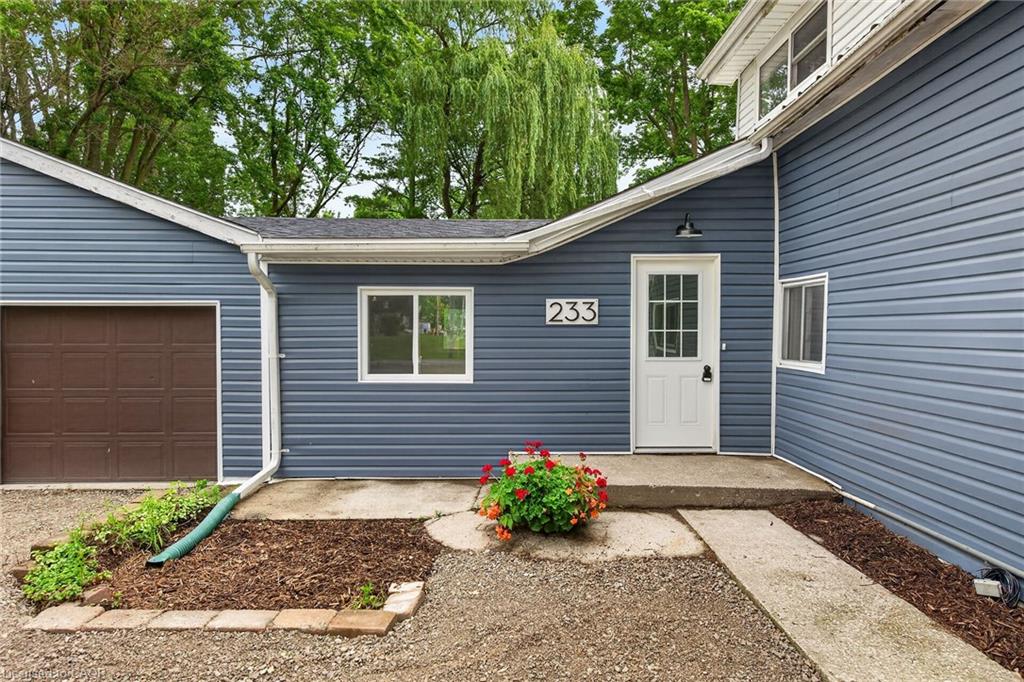 233 North Cayuga Street W Property Photo 3