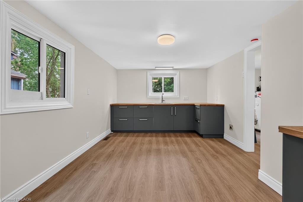 233 North Cayuga Street W Property Photo 4