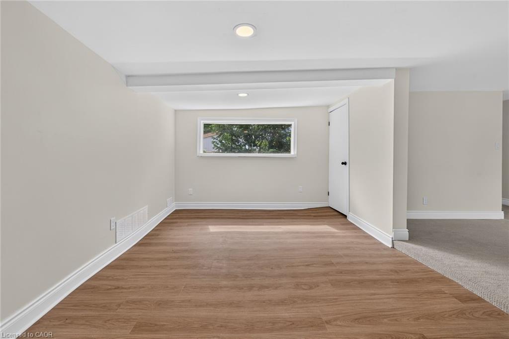 233 North Cayuga Street W Property Photo 9