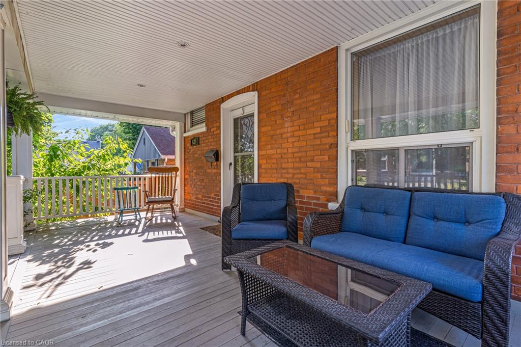 630 Lawrence Street Property Photo 3