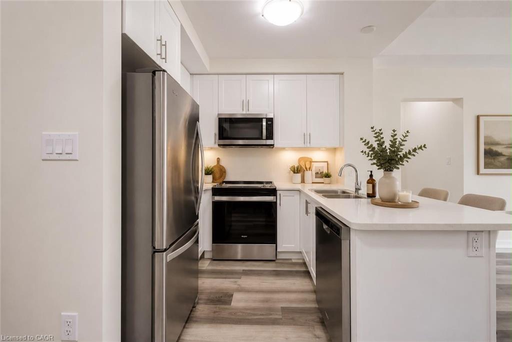 110-450 Dundas Street E Property Photo 4