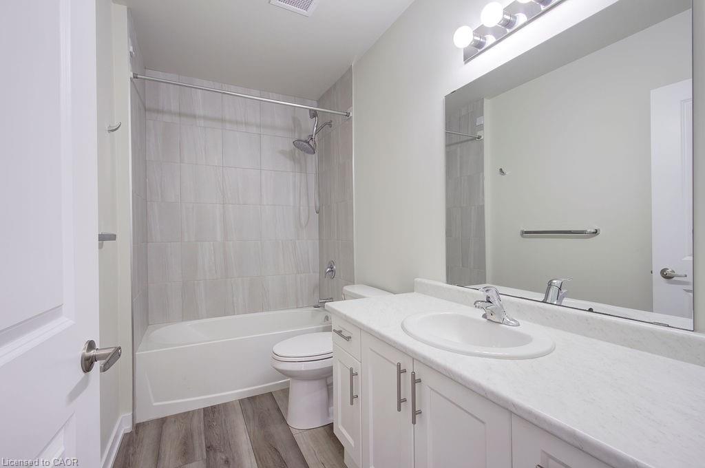 110-450 Dundas Street E Property Photo 17