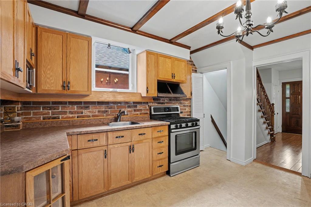 18 Elma Street Property Photo 12
