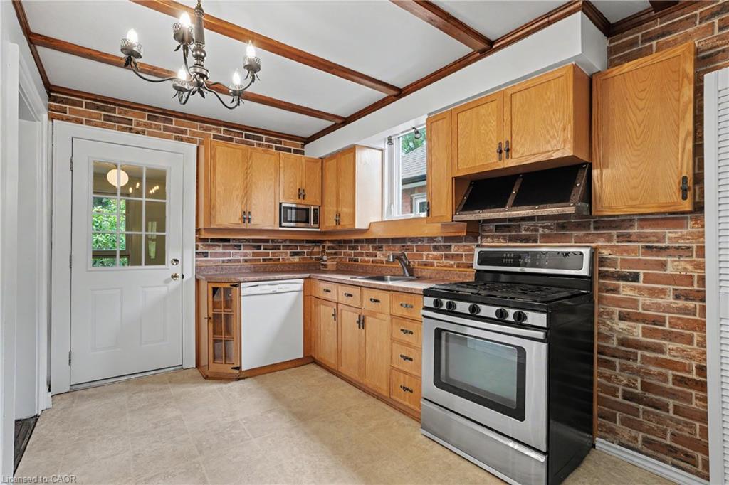 18 Elma Street Property Photo 13