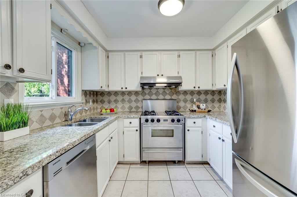 1025 Vanier Drive Property Photo 10