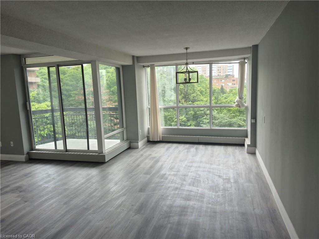 708-150 Charlton Avenue E Property Photo 3