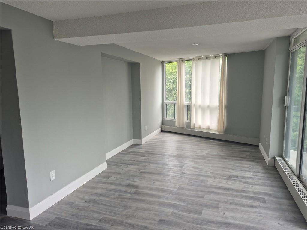 708-150 Charlton Avenue E Property Photo 5