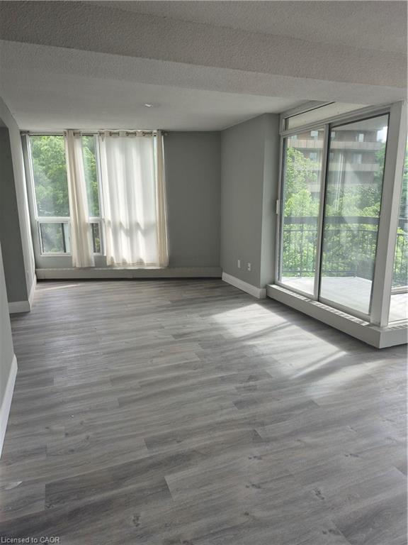708-150 Charlton Avenue E Property Photo 6
