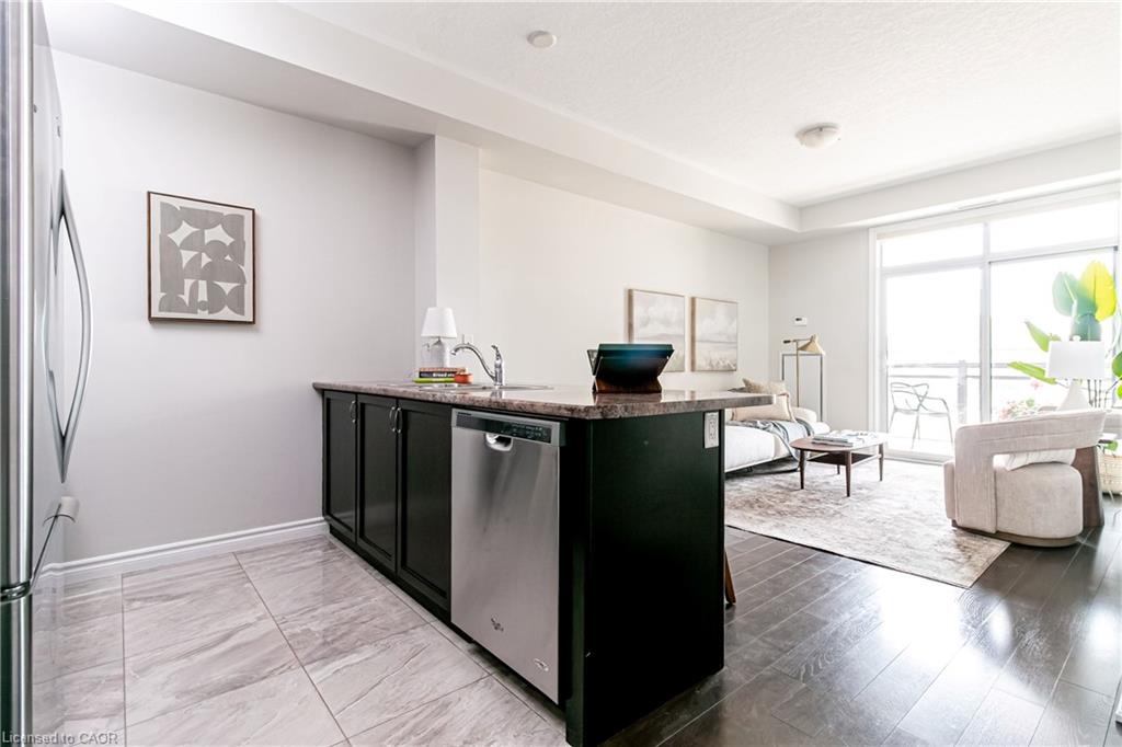 221-35 Southshore Crescent Property Photo 9