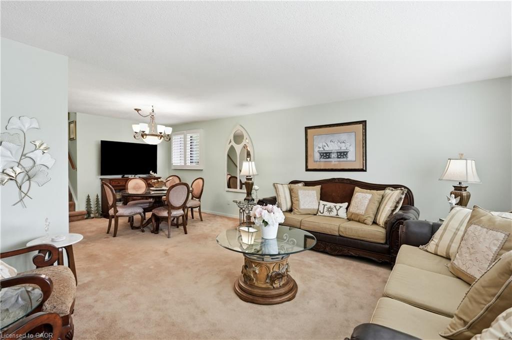 283 Parkway Drive W Property Photo 12
