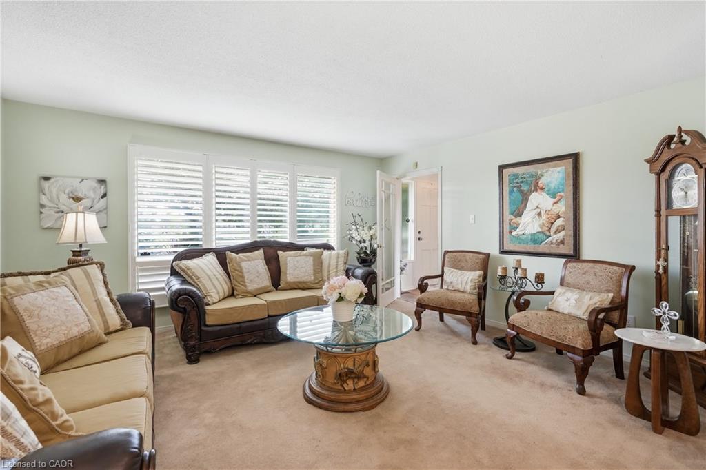 283 Parkway Drive W Property Photo 13