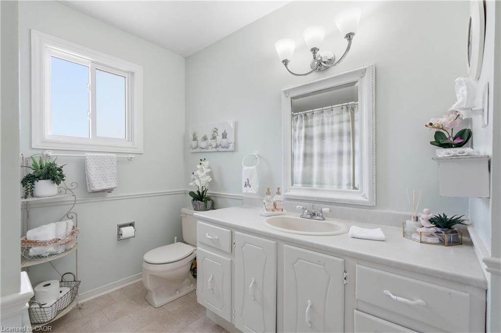 283 Parkway Drive W Property Photo 20