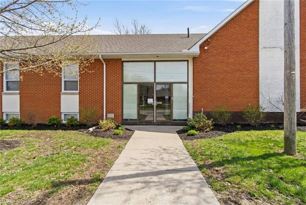 211 Birmingham Street W Property Photo 1