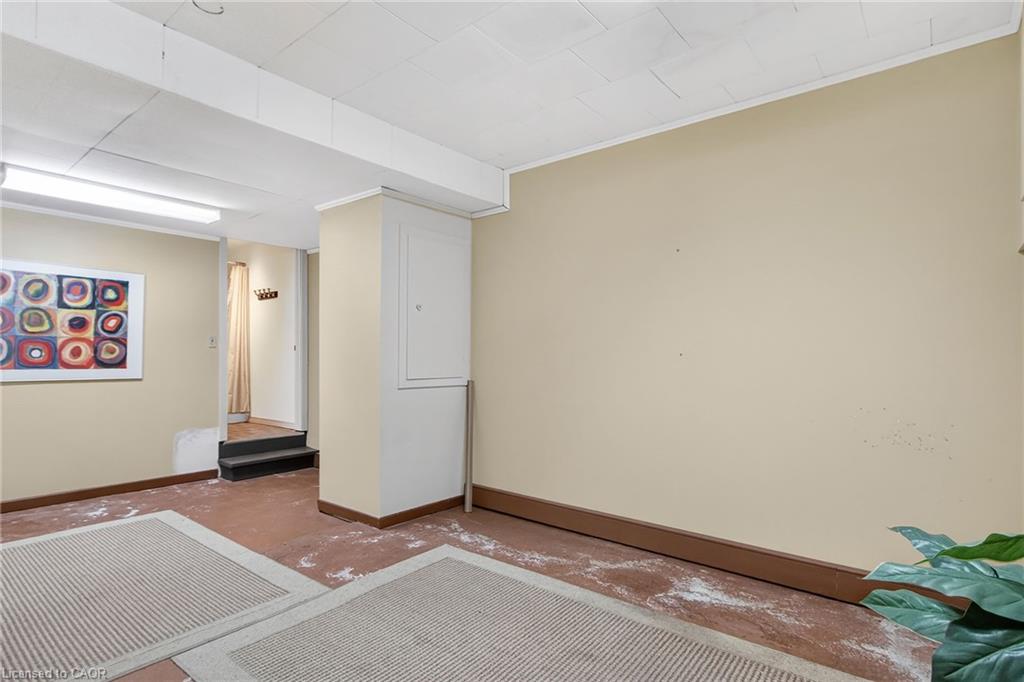 211 Birmingham Street W Property Photo 18