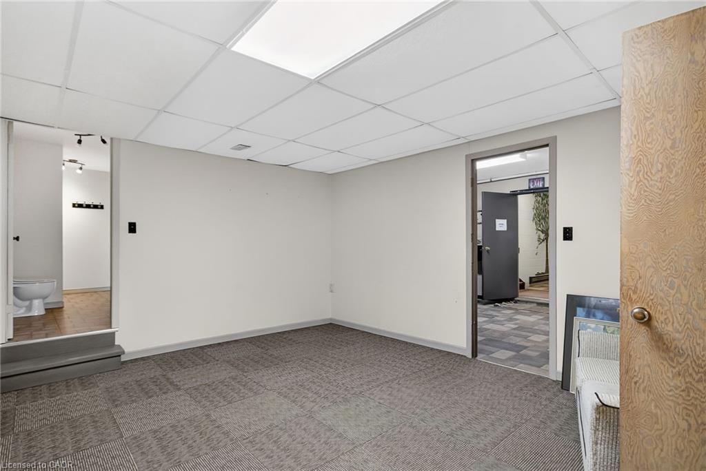 211 Birmingham Street W Property Photo 22