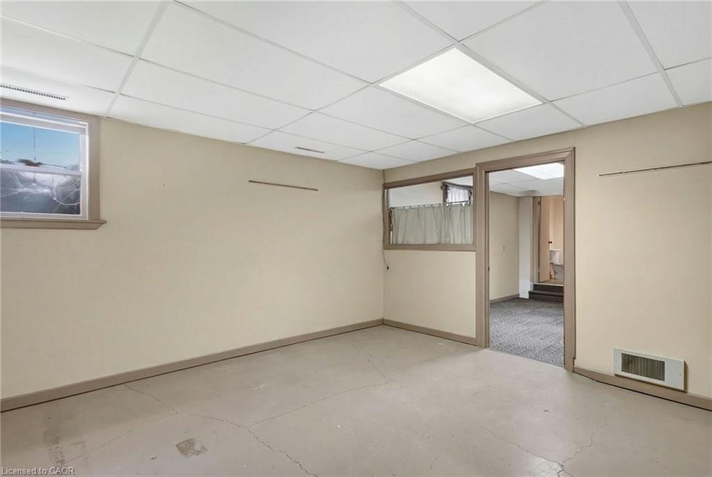 211 Birmingham Street W Property Photo 25