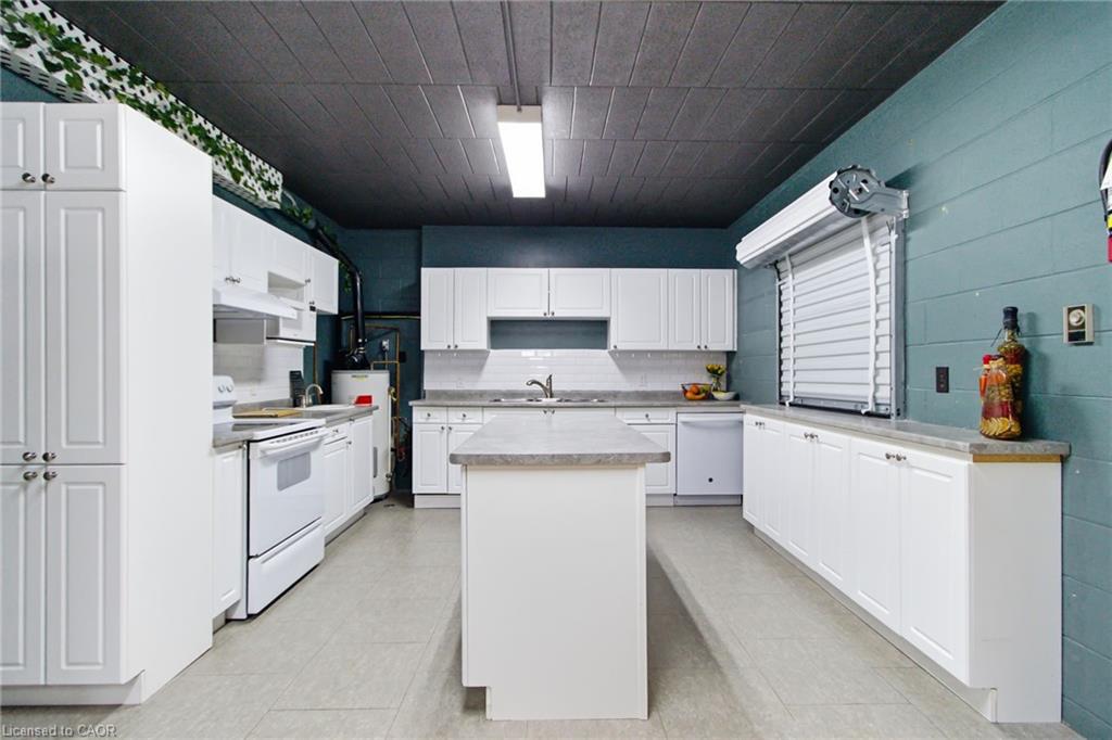 211 Birmingham Street W Property Photo 29