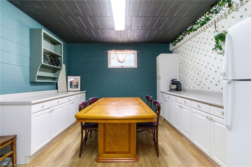 211 Birmingham Street W Property Photo 33